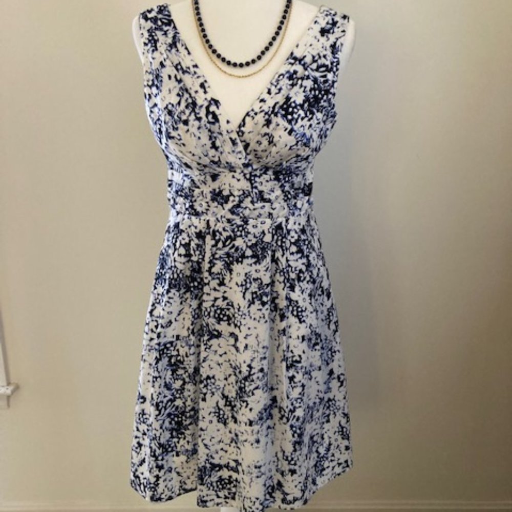 Nanette Lepore V neck dress white, blue, black, size 6